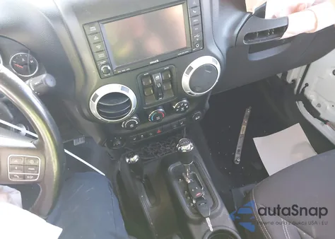 2013 Jeep Wrangler Unlimited Sahara z USA, uszkodzony, nr VIN 1C4HJWEG0DL546620